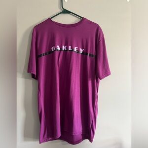 Oakley tee